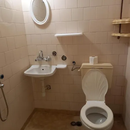 централ Hotel 2*